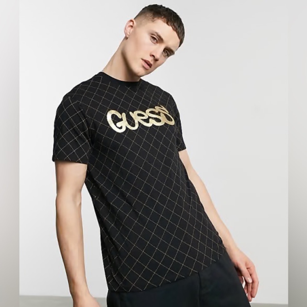NWOT Guess Metallic Graffiti Chain Link T-shirt